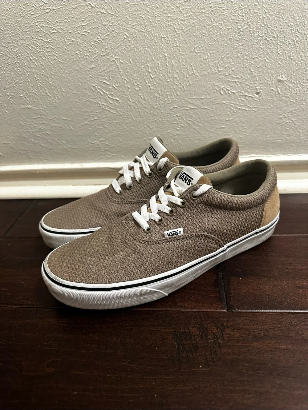 Vans Men’s Low-Top Sneakers in Taupe and White